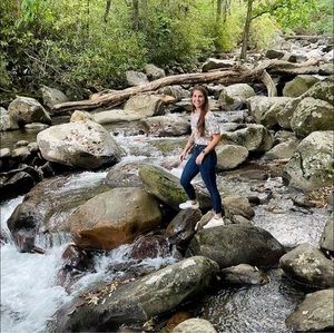 Meet your Posher, Ellen